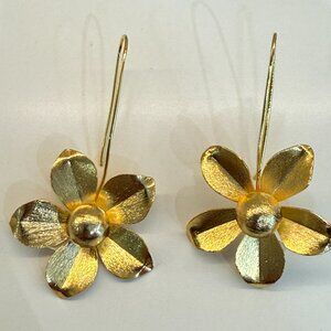 Earring Flower in Stainless Still Plated